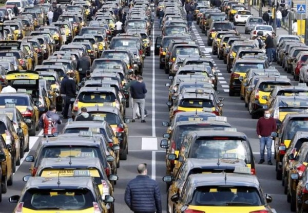 ¡Únete a la Caja de Resistencia del Taxi!'s header image